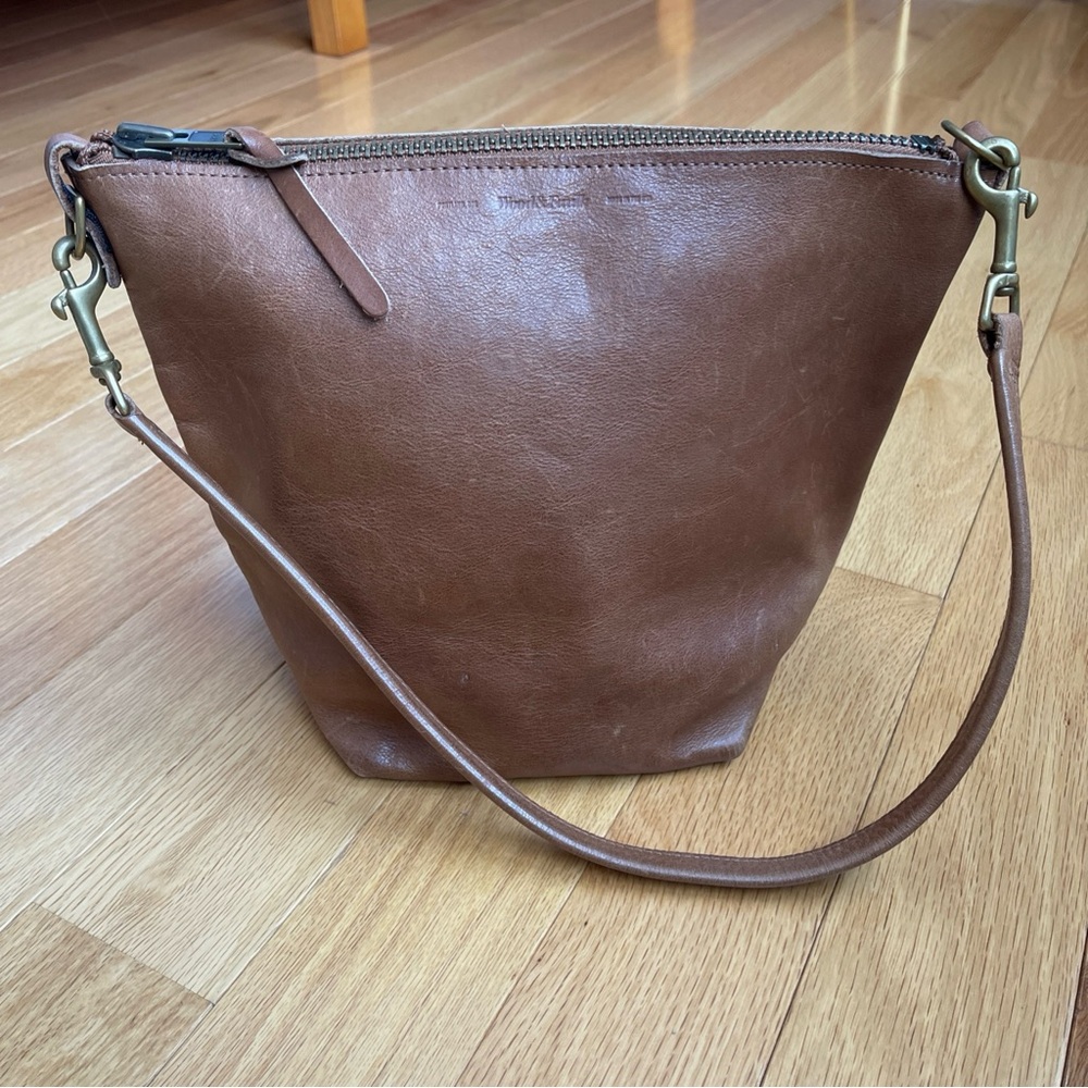 Elegant Brown Leather Shoulder Bag